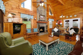 Stunning 4BR 10 Min to Pigeon Forge PkwyHot Tub FREE Attraction Tickets